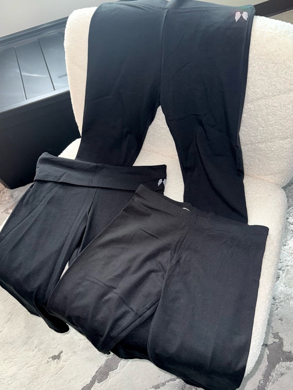 Victoria's Secret Crop Capri leggings lot of 3! Vintage Small Angel Wings y2k